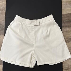 Tamulily Women's Ivory Shorts